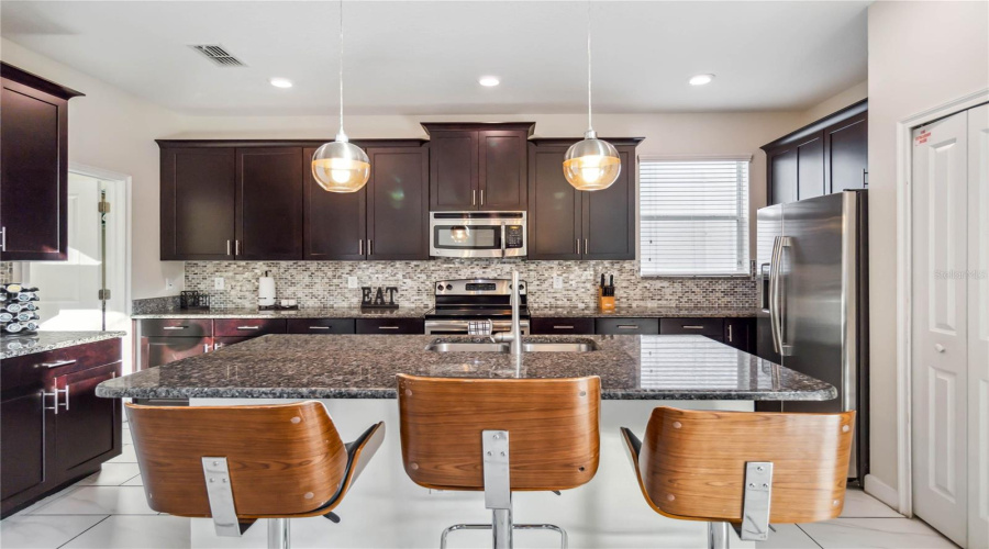 Kissimmee, Florida 34746, 5 Bedrooms Bedrooms, ,5 Bathroomsbathrooms,Residential,For Sale,Sleepy Hollow Dr,Mfro6313121