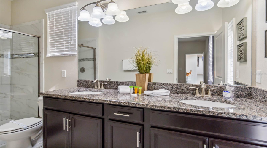 Kissimmee, Florida 34746, 5 Bedrooms Bedrooms, ,5 Bathroomsbathrooms,Residential,For Sale,Sleepy Hollow Dr,Mfro6313121