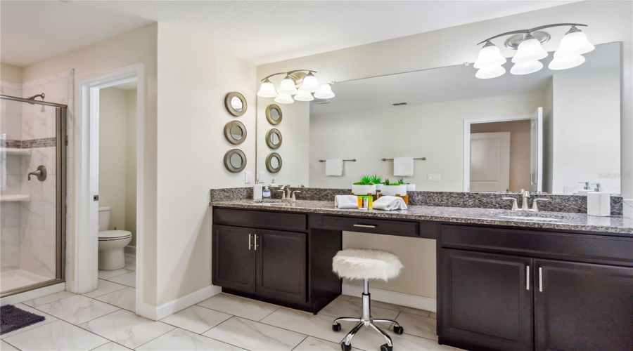 Kissimmee, Florida 34746, 5 Bedrooms Bedrooms, ,5 Bathroomsbathrooms,Residential,For Sale,Sleepy Hollow Dr,Mfro6313121