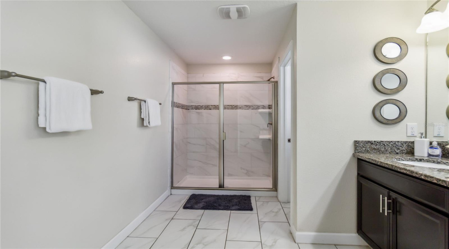 Kissimmee, Florida 34746, 5 Bedrooms Bedrooms, ,5 Bathroomsbathrooms,Residential,For Sale,Sleepy Hollow Dr,Mfro6313121