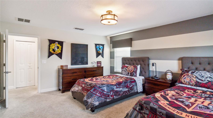 Kissimmee, Florida 34746, 5 Bedrooms Bedrooms, ,5 Bathroomsbathrooms,Residential,For Sale,Sleepy Hollow Dr,Mfro6313121