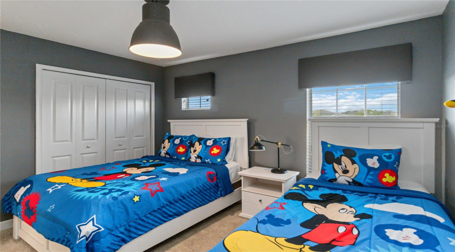 Kissimmee, Florida 34746, 5 Bedrooms Bedrooms, ,5 Bathroomsbathrooms,Residential,For Sale,Sleepy Hollow Dr,Mfro6313121