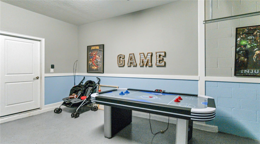 Kissimmee, Florida 34746, 5 Bedrooms Bedrooms, ,5 Bathroomsbathrooms,Residential,For Sale,Sleepy Hollow Dr,Mfro6313121