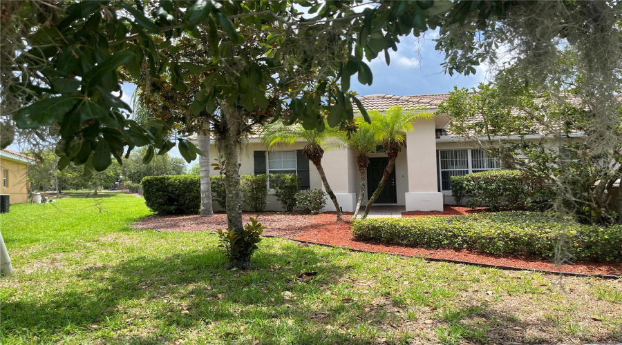 Kissimmee, Florida 34746, 4 Bedrooms Bedrooms, ,2 Bathroomsbathrooms,Residential,For Sale,Bougainvillea,Mfro6312793