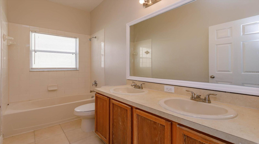 KISSIMMEE, Florida 34746, 4 Bedrooms Bedrooms, ,2 BathroomsBathrooms,Residential,For Sale,BOUGAINVILLEA,0,MFRO6312793
