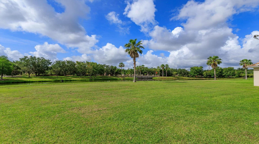 KISSIMMEE, Florida 34746, 4 Bedrooms Bedrooms, ,2 BathroomsBathrooms,Residential,For Sale,BOUGAINVILLEA,0,MFRO6312793