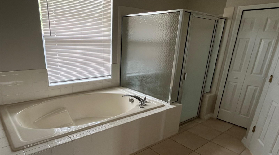 Kissimmee, Florida 34746, 4 Bedrooms Bedrooms, ,2 Bathroomsbathrooms,Residential,For Sale,Bougainvillea,Mfro6312793