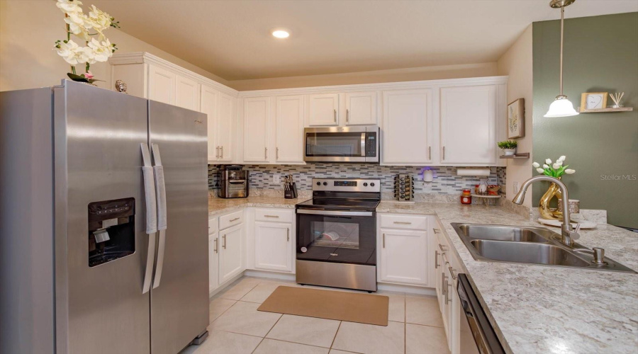 Davenport, Florida 33837, 3 Bedrooms Bedrooms, ,2 Bathroomsbathrooms,Residential,For Sale,Berry,Mfro6313124