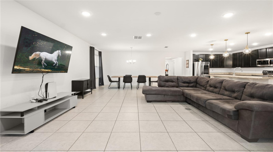 Davenport, Florida 33837, 4 Bedrooms Bedrooms, ,2 Bathroomsbathrooms,Residential,For Sale,Taft,Mfro6312775