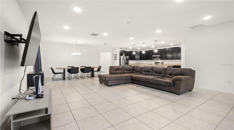 Davenport, Florida 33837, 4 Bedrooms Bedrooms, ,2 Bathroomsbathrooms,Residential,For Sale,Taft,Mfro6312775