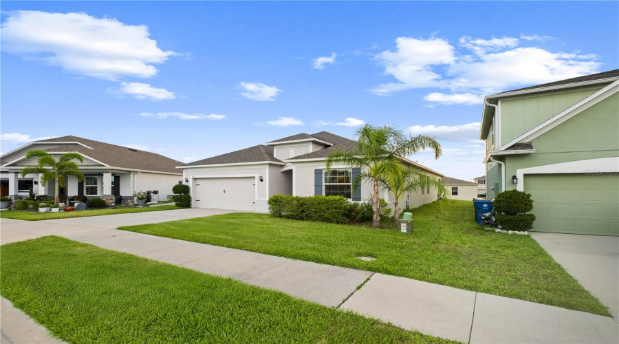 Davenport, Florida 33837, 4 Bedrooms Bedrooms, ,2 Bathroomsbathrooms,Residential,For Sale,Taft,Mfro6312775