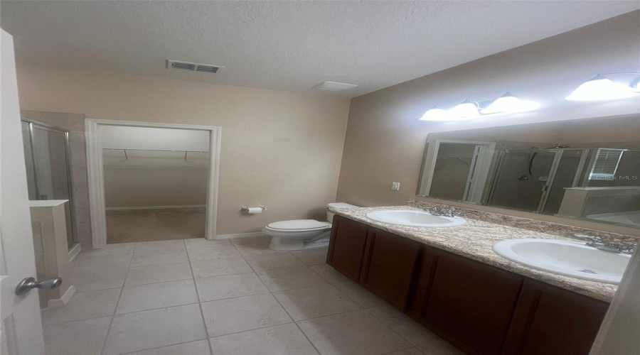 KISSIMMEE, Florida 34746, 4 Bedrooms Bedrooms, ,2 BathroomsBathrooms,Residential,For Sale,BOATING,0,MFRO6313107