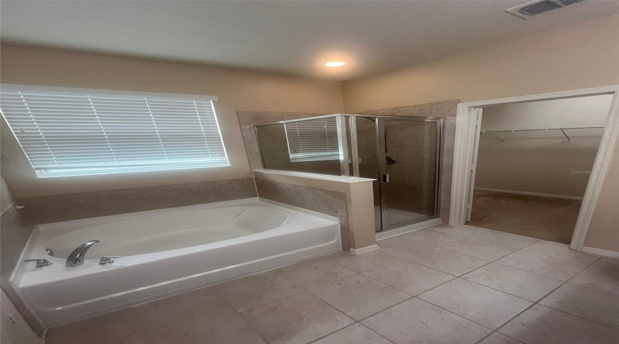 KISSIMMEE, Florida 34746, 4 Bedrooms Bedrooms, ,2 BathroomsBathrooms,Residential,For Sale,BOATING,0,MFRO6313107