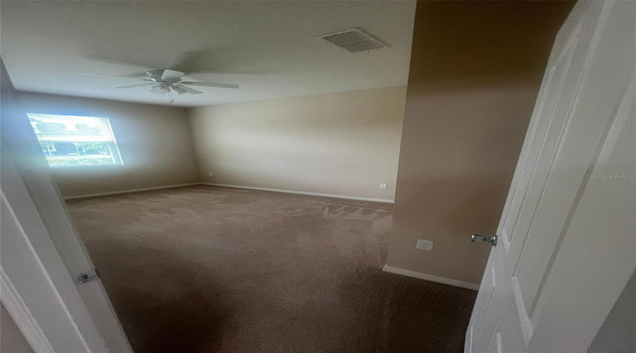 KISSIMMEE, Florida 34746, 4 Bedrooms Bedrooms, ,2 BathroomsBathrooms,Residential,For Sale,BOATING,0,MFRO6313107