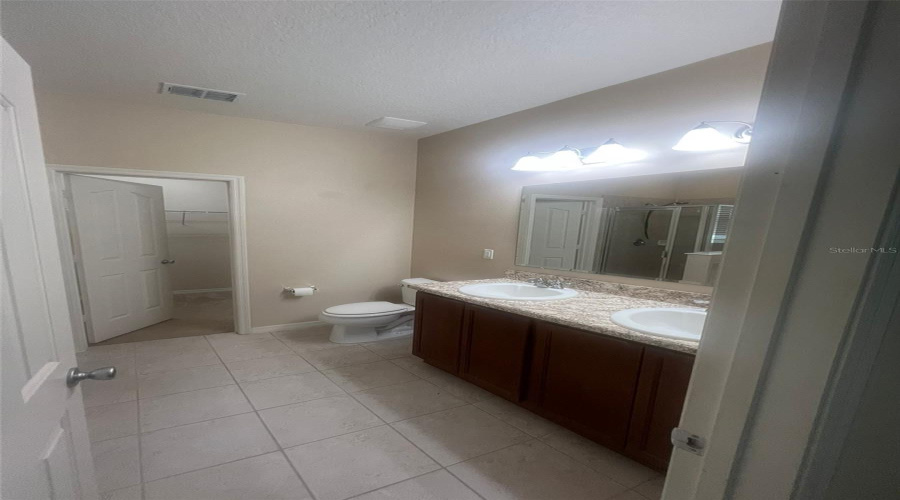 KISSIMMEE, Florida 34746, 4 Bedrooms Bedrooms, ,2 BathroomsBathrooms,Residential,For Sale,BOATING,0,MFRO6313107