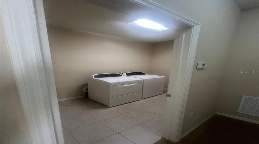 KISSIMMEE, Florida 34746, 4 Bedrooms Bedrooms, ,2 BathroomsBathrooms,Residential,For Sale,BOATING,0,MFRO6313107