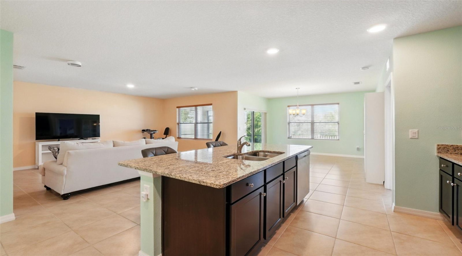 Kissimmee, Florida 34747, 3 Bedrooms Bedrooms, ,2 Bathroomsbathrooms,Residential,For Sale,White Poppy,Mfrs5127851