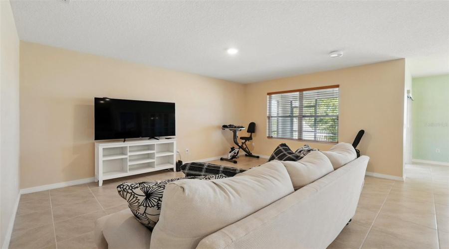 Kissimmee, Florida 34747, 3 Bedrooms Bedrooms, ,2 Bathroomsbathrooms,Residential,For Sale,White Poppy,Mfrs5127851