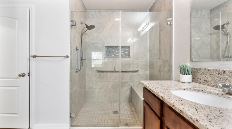 Davenport, Florida 33837, 4 Bedrooms Bedrooms, ,2 Bathroomsbathrooms,Residential,For Sale,Nova,Mfro6313214