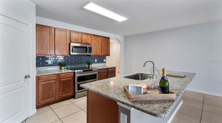 Davenport, Florida 33837, 4 Bedrooms Bedrooms, ,2 Bathroomsbathrooms,Residential,For Sale,Nova,Mfro6313214