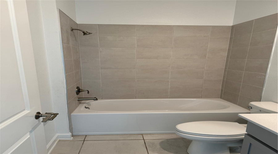 Davenport, Florida 33837, 3 Bedrooms Bedrooms, ,2 Bathroomsbathrooms,Residential,For Sale,Redbridge,Mfrs5127633