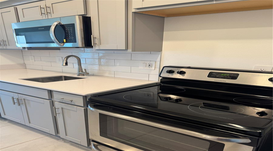 Davenport, Florida 33837, 3 Bedrooms Bedrooms, ,2 Bathroomsbathrooms,Residential,For Sale,Redbridge,Mfrs5127633