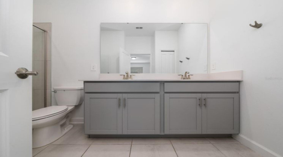 DAVENPORT, Florida 33837, 4 Bedrooms Bedrooms, ,3 BathroomsBathrooms,Residential,For Sale,REDBRIDGE,0,MFRS5127633