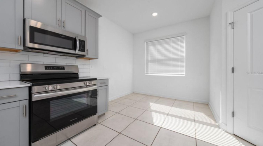 DAVENPORT, Florida 33837, 4 Bedrooms Bedrooms, ,3 BathroomsBathrooms,Residential,For Sale,REDBRIDGE,0,MFRS5127633