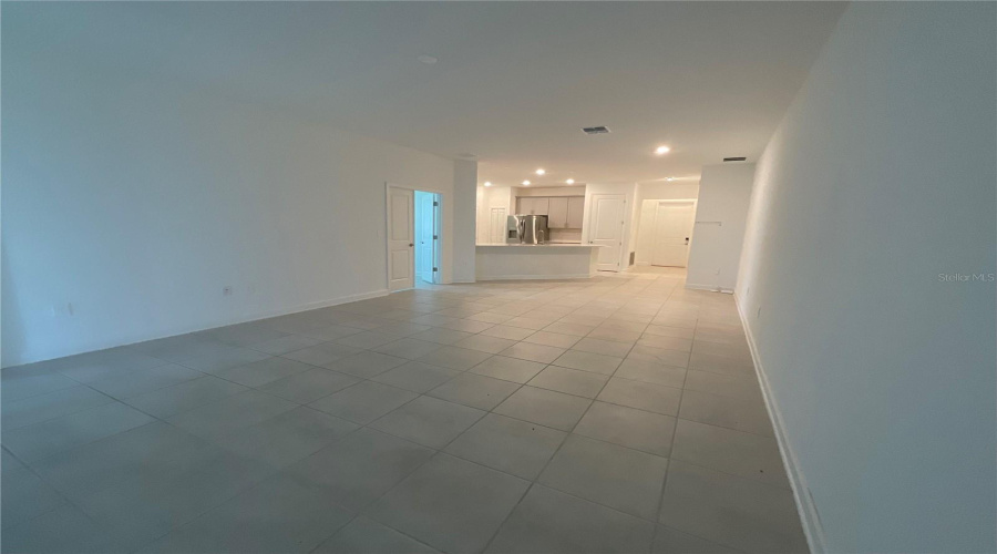 Davenport, Florida 33837, 3 Bedrooms Bedrooms, ,2 Bathroomsbathrooms,Residential,For Sale,Redbridge,Mfrs5127633