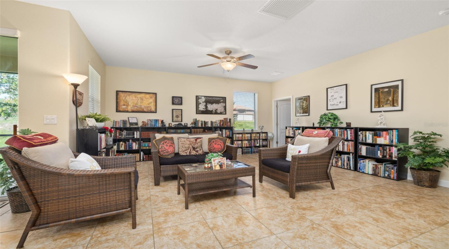 Davenport, Florida 33837, 5 Bedrooms Bedrooms, ,2 Bathroomsbathrooms,Residential,For Sale,Cortland,Mfrs5127762