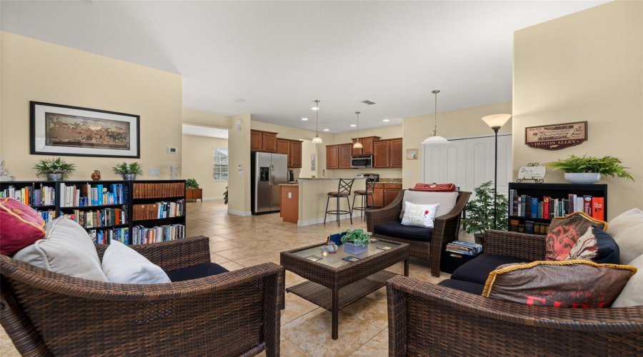Davenport, Florida 33837, 5 Bedrooms Bedrooms, ,2 Bathroomsbathrooms,Residential,For Sale,Cortland,Mfrs5127762