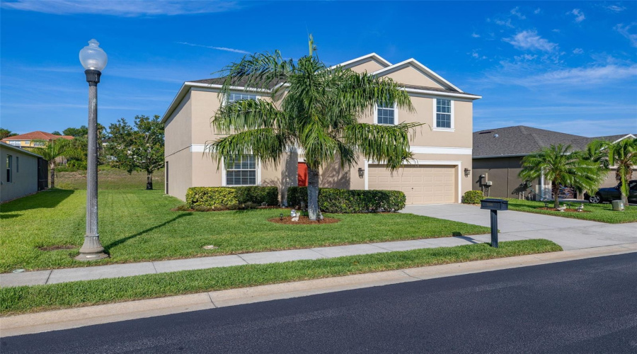 Davenport, Florida 33837, 5 Bedrooms Bedrooms, ,2 Bathroomsbathrooms,Residential,For Sale,Cortland,Mfrs5127762