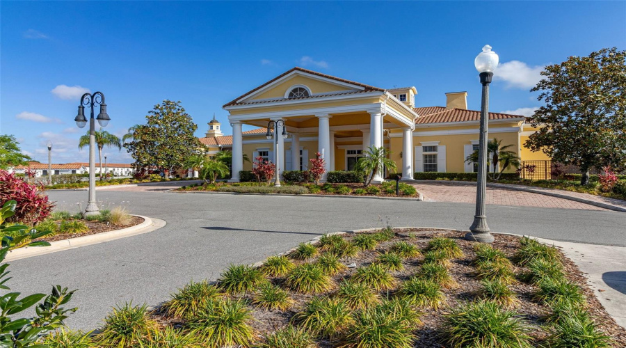 Davenport, Florida 33837, 5 Bedrooms Bedrooms, ,2 Bathroomsbathrooms,Residential,For Sale,Cortland,Mfrs5127762