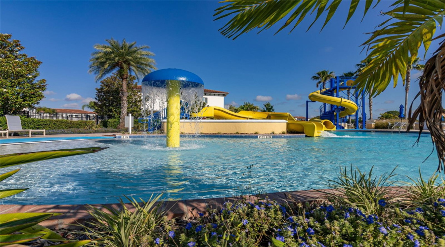 Davenport, Florida 33837, 5 Bedrooms Bedrooms, ,2 Bathroomsbathrooms,Residential,For Sale,Cortland,Mfrs5127762