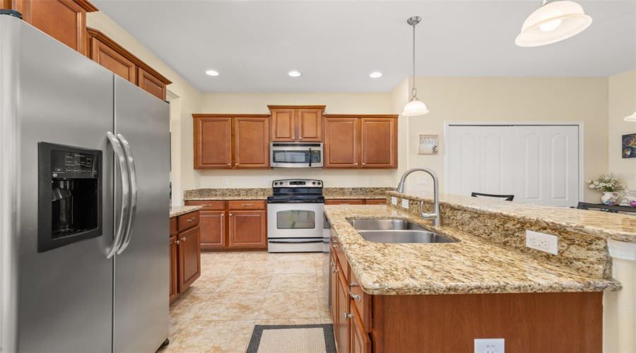 Davenport, Florida 33837, 5 Bedrooms Bedrooms, ,2 Bathroomsbathrooms,Residential,For Sale,Cortland,Mfrs5127762
