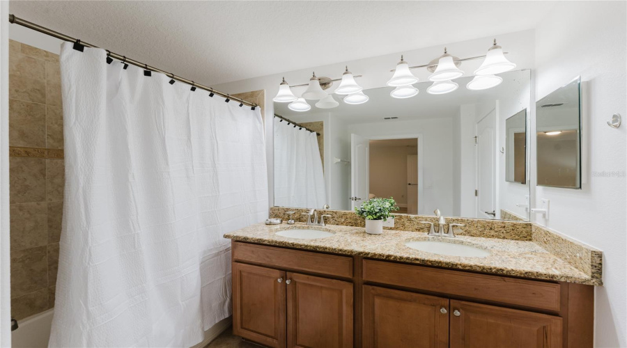 Kissimmee, Florida 34747, 4 Bedrooms Bedrooms, ,3 Bathroomsbathrooms,Residential,For Sale,Banana Palm,Mfro6313445