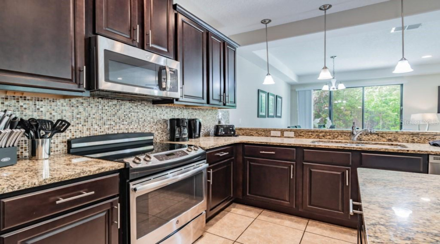 Davenport, Florida 33896, 4 Bedrooms Bedrooms, ,3 Bathroomsbathrooms,Residential,For Sale,Roseville Blvd,Mfro6313010