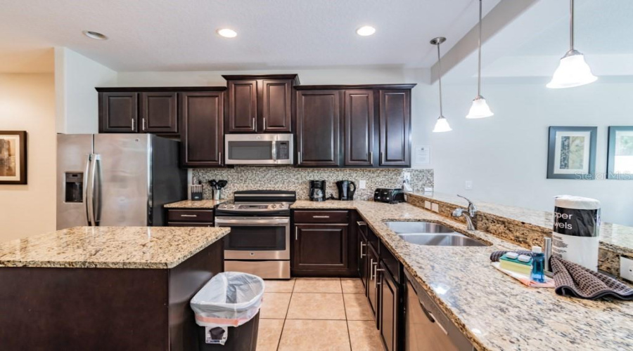 Davenport, Florida 33896, 4 Bedrooms Bedrooms, ,3 Bathroomsbathrooms,Residential,For Sale,Roseville Blvd,Mfro6313010