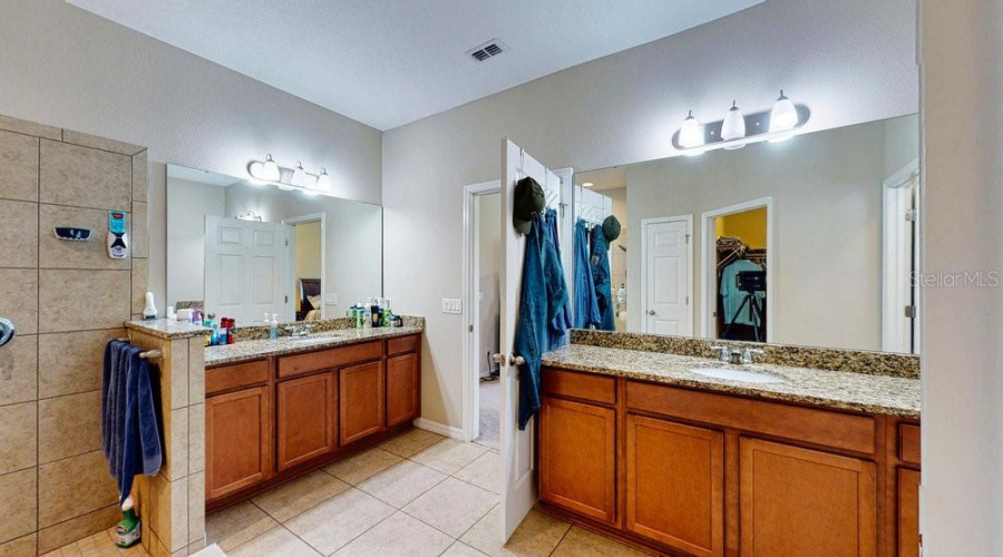 Kissimmee, Florida 34746, 4 Bedrooms Bedrooms, ,2 Bathroomsbathrooms,Residential,For Sale,Brassie,Mfrs5127760