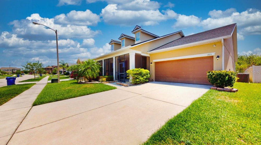 Kissimmee, Florida 34746, 4 Bedrooms Bedrooms, ,2 Bathroomsbathrooms,Residential,For Sale,Brassie,Mfrs5127760