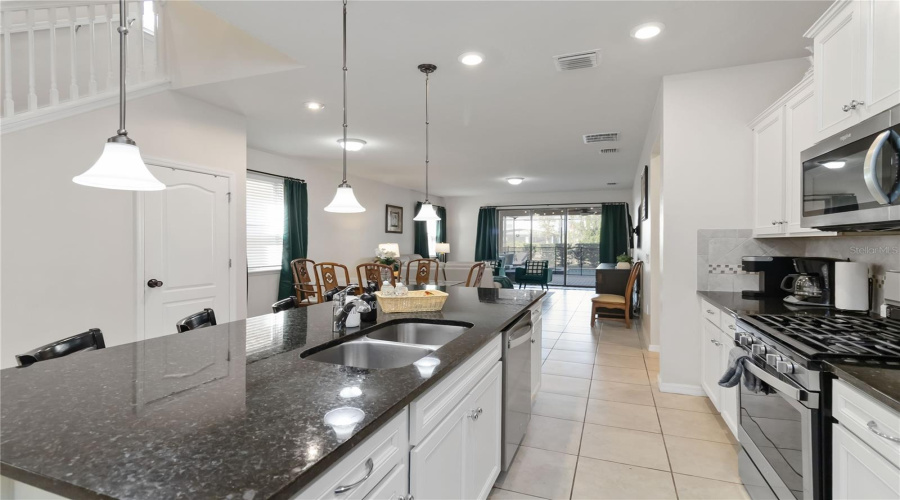 Davenport, Florida 33837, 7 Bedrooms Bedrooms, ,5 Bathroomsbathrooms,Residential,For Sale,Misty Oak Cir,Mfra4654311