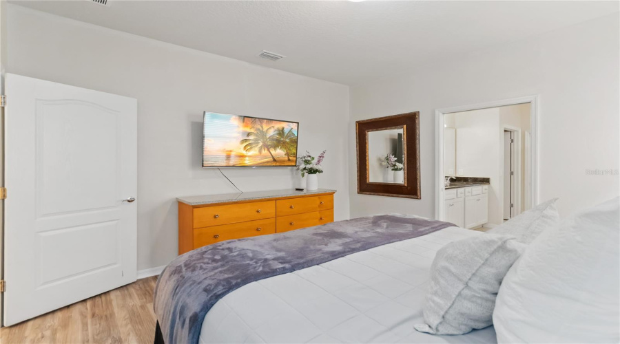 Davenport, Florida 33837, 7 Bedrooms Bedrooms, ,5 Bathroomsbathrooms,Residential,For Sale,Misty Oak Cir,Mfra4654311