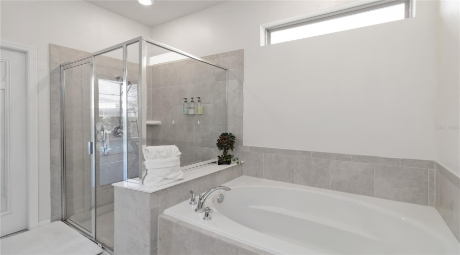 Davenport, Florida 33837, 7 Bedrooms Bedrooms, ,5 Bathroomsbathrooms,Residential,For Sale,Misty Oak Cir,Mfra4654311