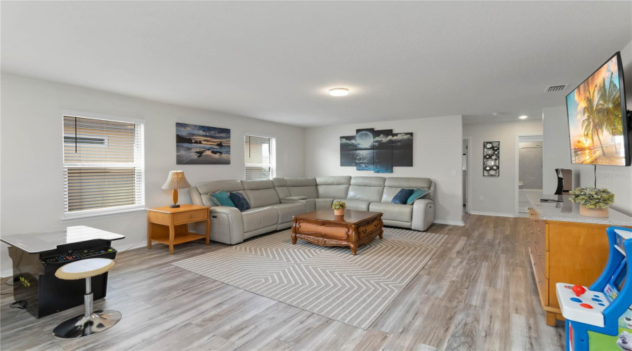 Davenport, Florida 33837, 7 Bedrooms Bedrooms, ,5 Bathroomsbathrooms,Residential,For Sale,Misty Oak Cir,Mfra4654311