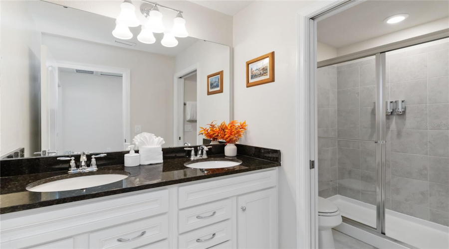 Davenport, Florida 33837, 7 Bedrooms Bedrooms, ,5 Bathroomsbathrooms,Residential,For Sale,Misty Oak Cir,Mfra4654311
