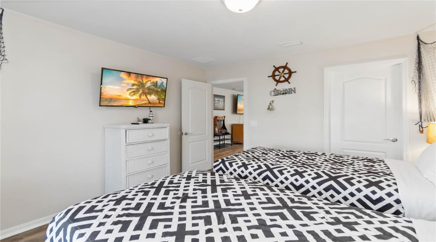 Davenport, Florida 33837, 7 Bedrooms Bedrooms, ,5 Bathroomsbathrooms,Residential,For Sale,Misty Oak Cir,Mfra4654311