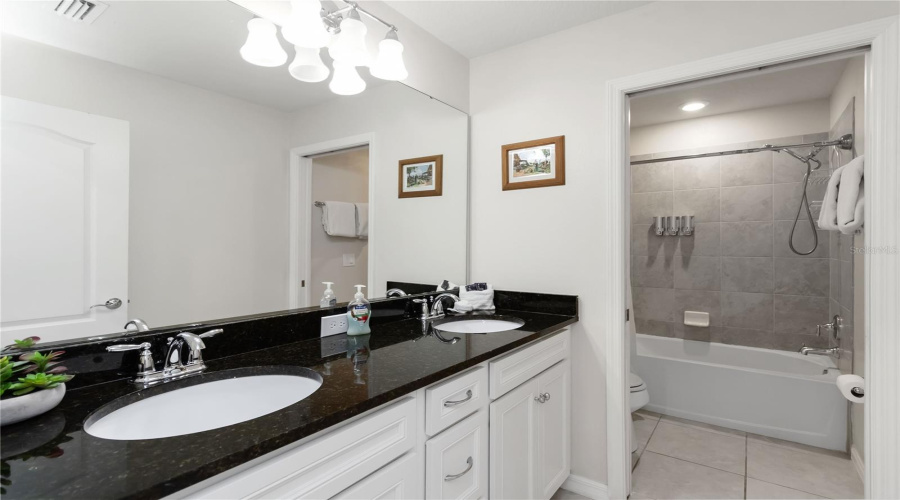 Davenport, Florida 33837, 7 Bedrooms Bedrooms, ,5 Bathroomsbathrooms,Residential,For Sale,Misty Oak Cir,Mfra4654311