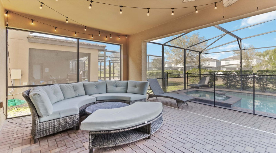 Davenport, Florida 33837, 7 Bedrooms Bedrooms, ,5 Bathroomsbathrooms,Residential,For Sale,Misty Oak Cir,Mfra4654311