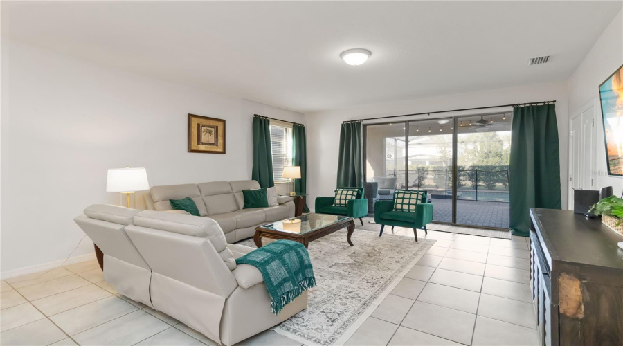 Davenport, Florida 33837, 7 Bedrooms Bedrooms, ,5 Bathroomsbathrooms,Residential,For Sale,Misty Oak Cir,Mfra4654311