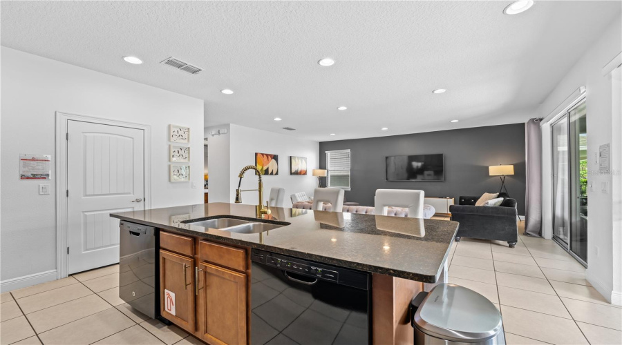 Kissimmee, Florida 34747, 5 Bedrooms Bedrooms, ,5 Bathroomsbathrooms,Residential,For Sale,Novi,Mfro6309048